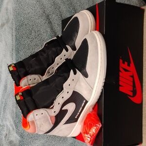 Jordan 1 hi OG Hyper Crimson